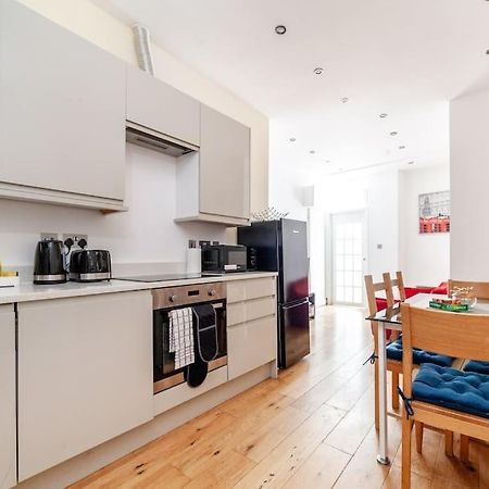 Spacious Retreat 2-Bed In Popular Camden Town Londen Buitenkant foto