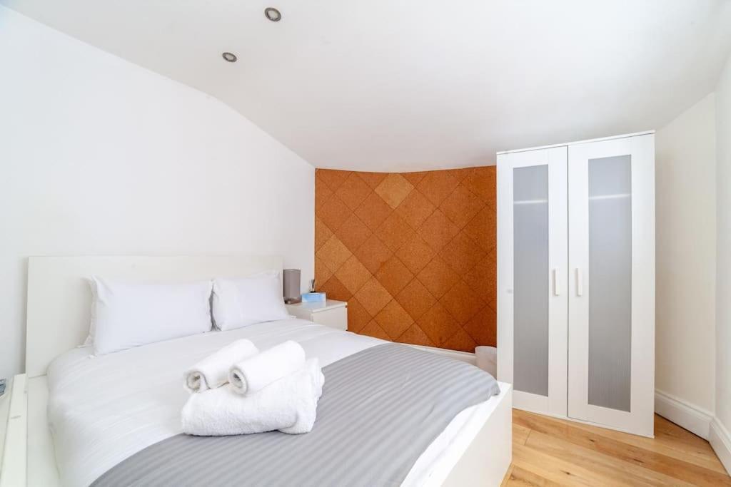Spacious Retreat 2-Bed In Popular Camden Town Londen Buitenkant foto